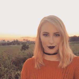 Meet your Posher, Olivia